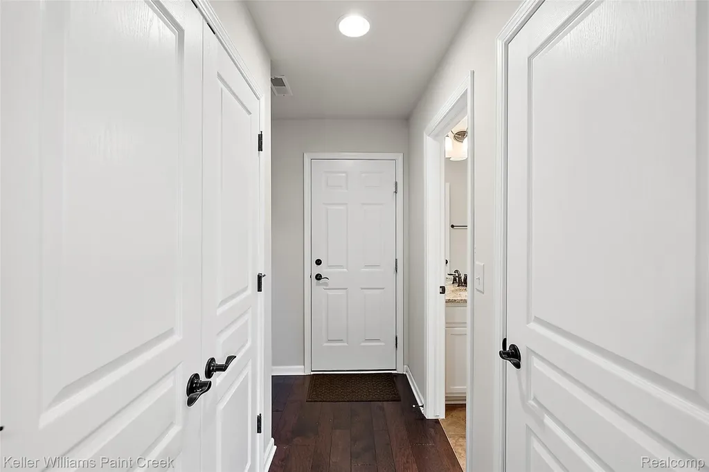 314 Glenhurst Rochester Hills City MI 48307