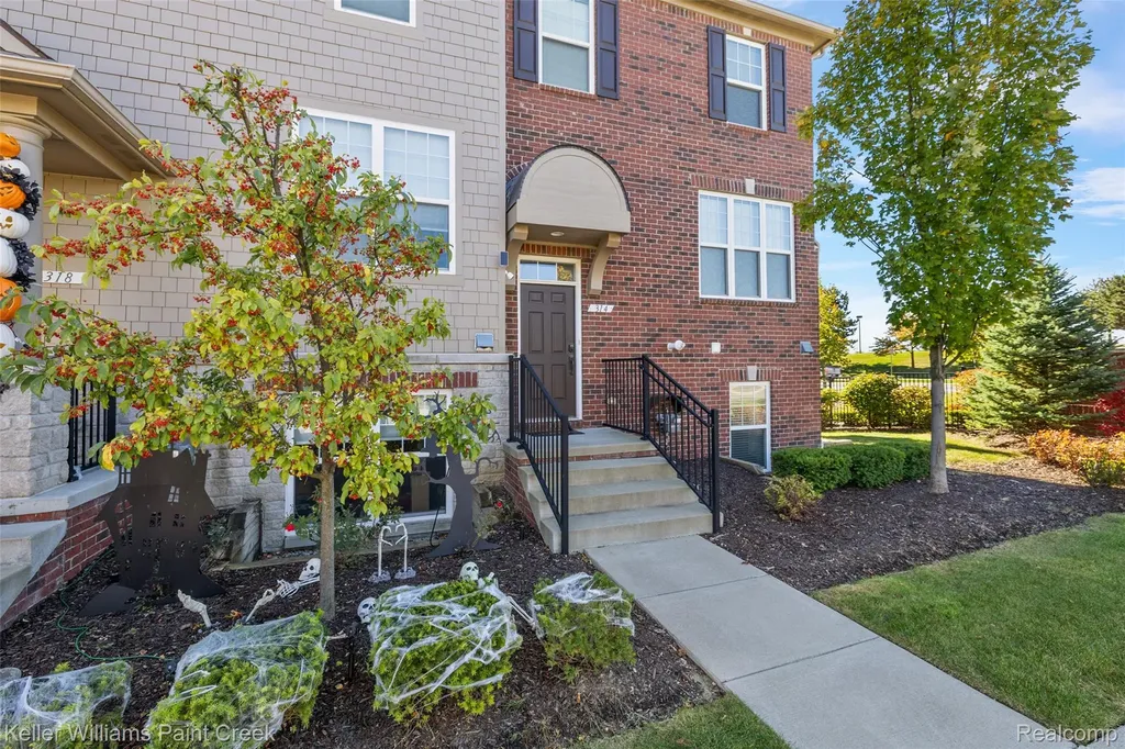 314 Glenhurst Rochester Hills City MI 48307