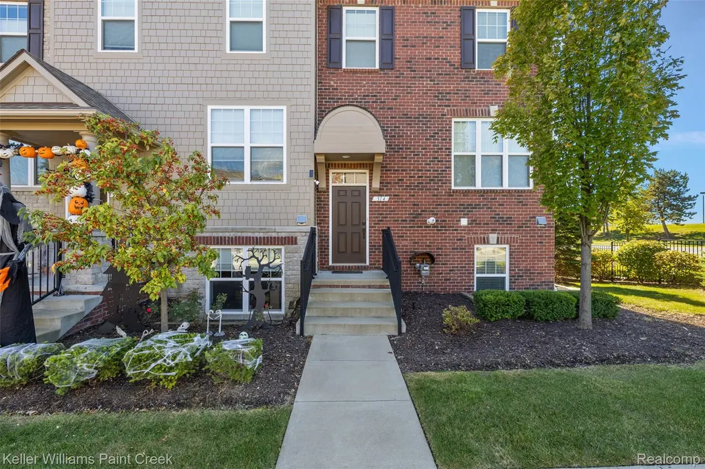 314 Glenhurst Rochester Hills City MI 48307