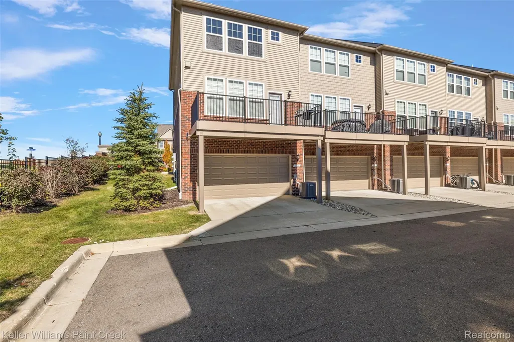314 Glenhurst Rochester Hills City MI 48307
