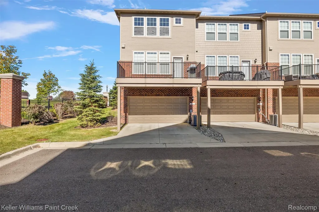314 Glenhurst Rochester Hills City MI 48307