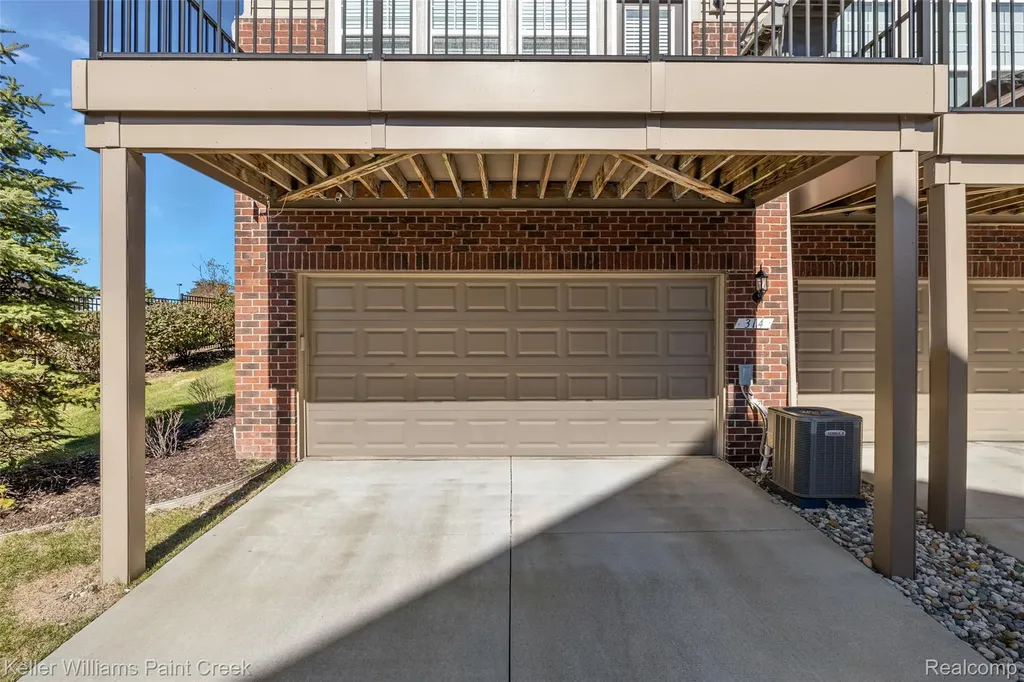 314 Glenhurst Rochester Hills City MI 48307