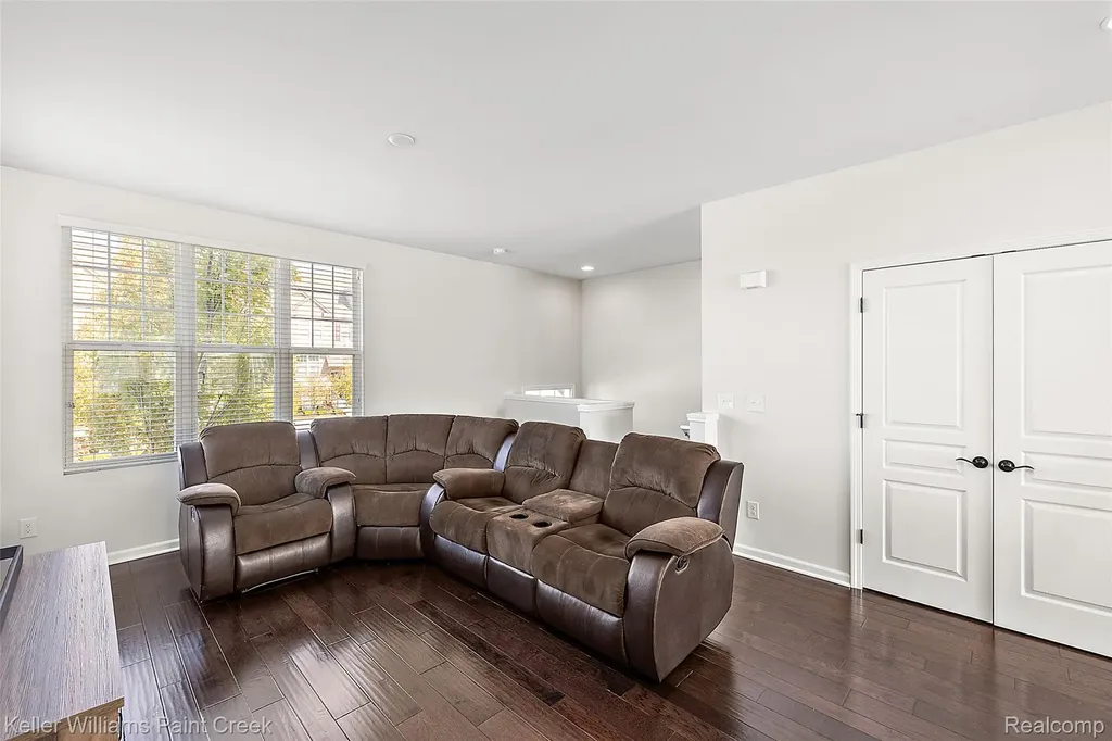 314 Glenhurst Rochester Hills City MI 48307