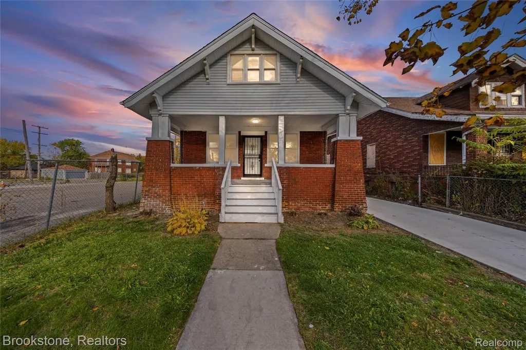 4888 Maxwell Street Detroit City MI 48214