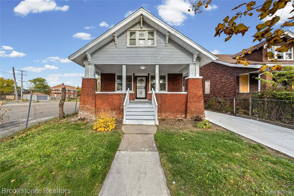 4888 Maxwell Street Detroit City MI 48214