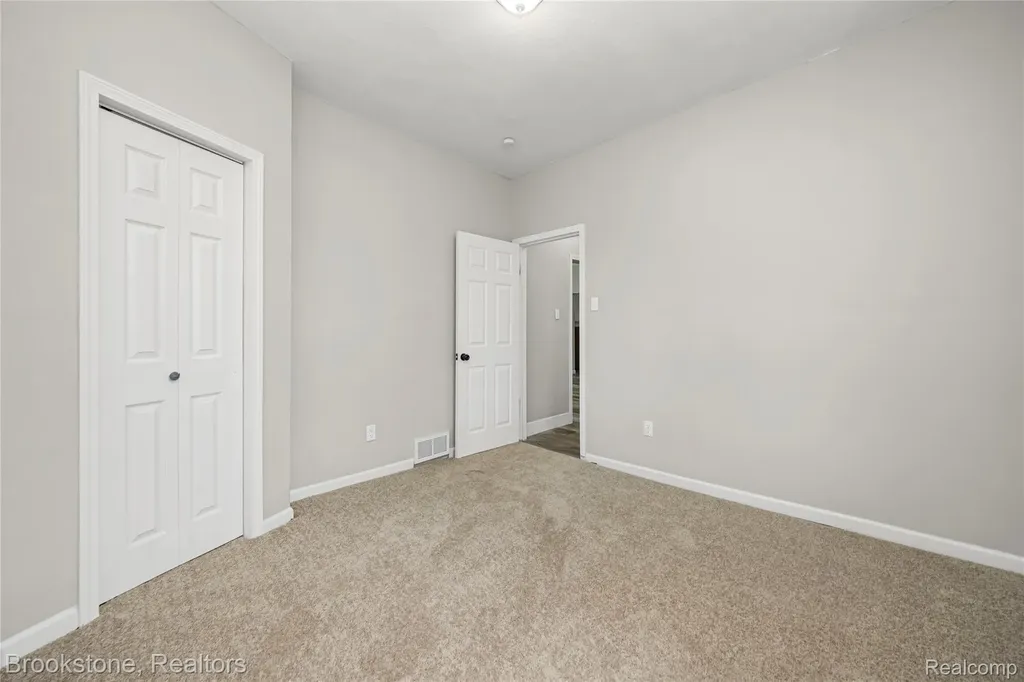 4888 Maxwell Street Detroit City MI 48214