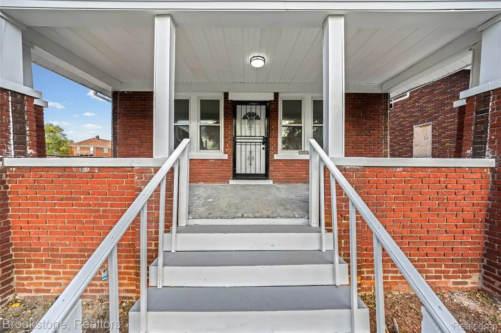 4888 Maxwell Street Detroit City MI 48214