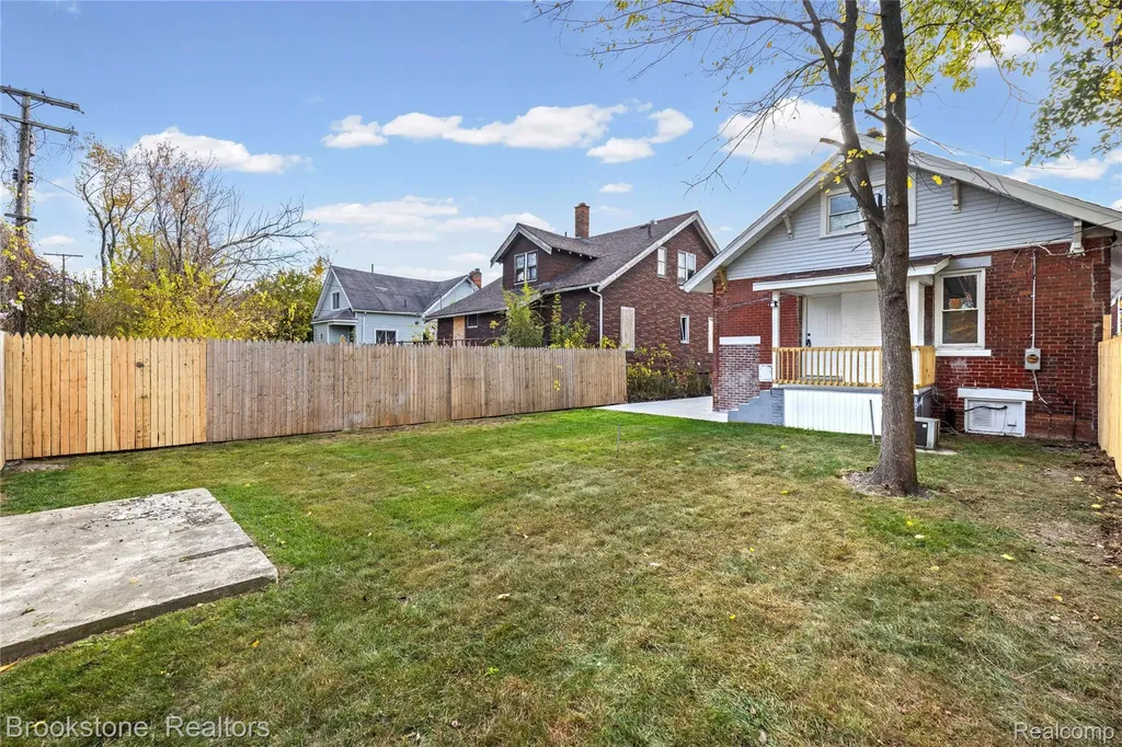 4888 Maxwell Street Detroit City MI 48214
