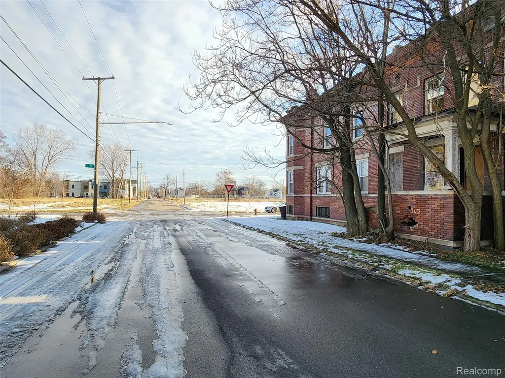 2511 Ash Street Detroit City MI 48208