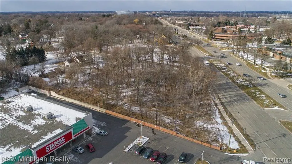 00 Berkshire Bloomfield Charter Township MI 48302