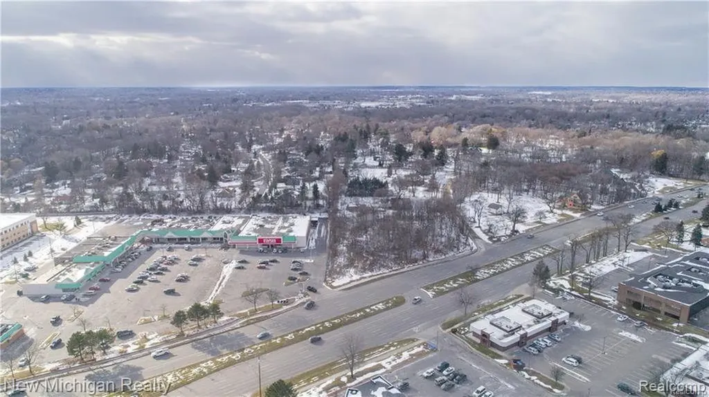 00 Berkshire Bloomfield Charter Township MI 48302
