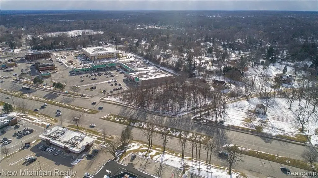 00 Berkshire Bloomfield Charter Township MI 48302