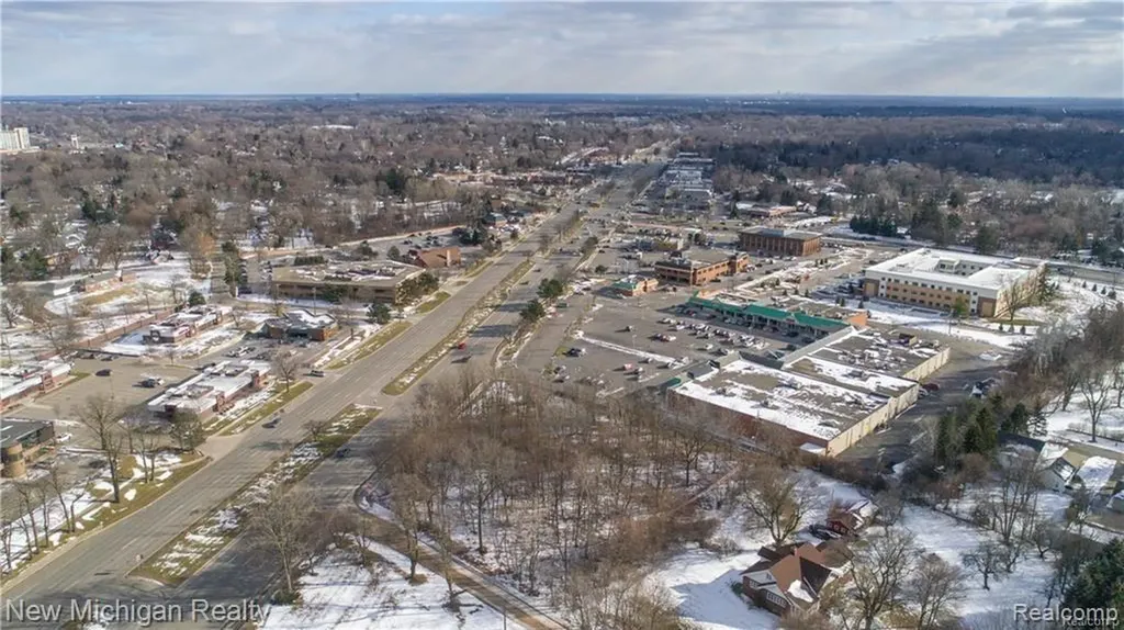 00 Berkshire Bloomfield Charter Township MI 48302