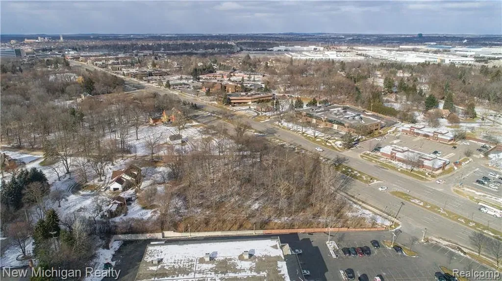 00 Berkshire Bloomfield Charter Township MI 48302