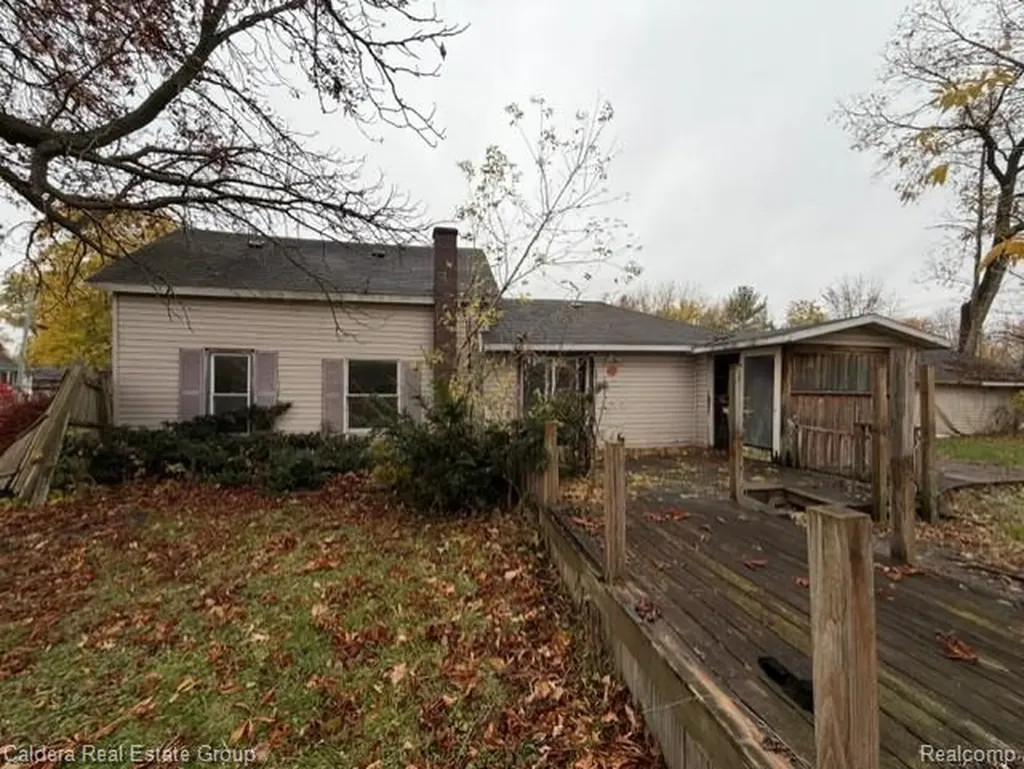 1407 Bradfield Street Bay City City MI 48706