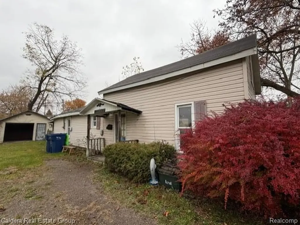 1407 Bradfield Street Bay City City MI 48706