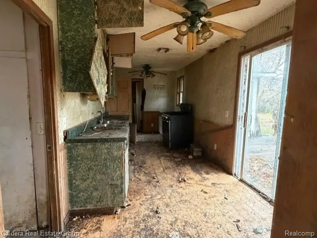 1407 Bradfield Street Bay City City MI 48706