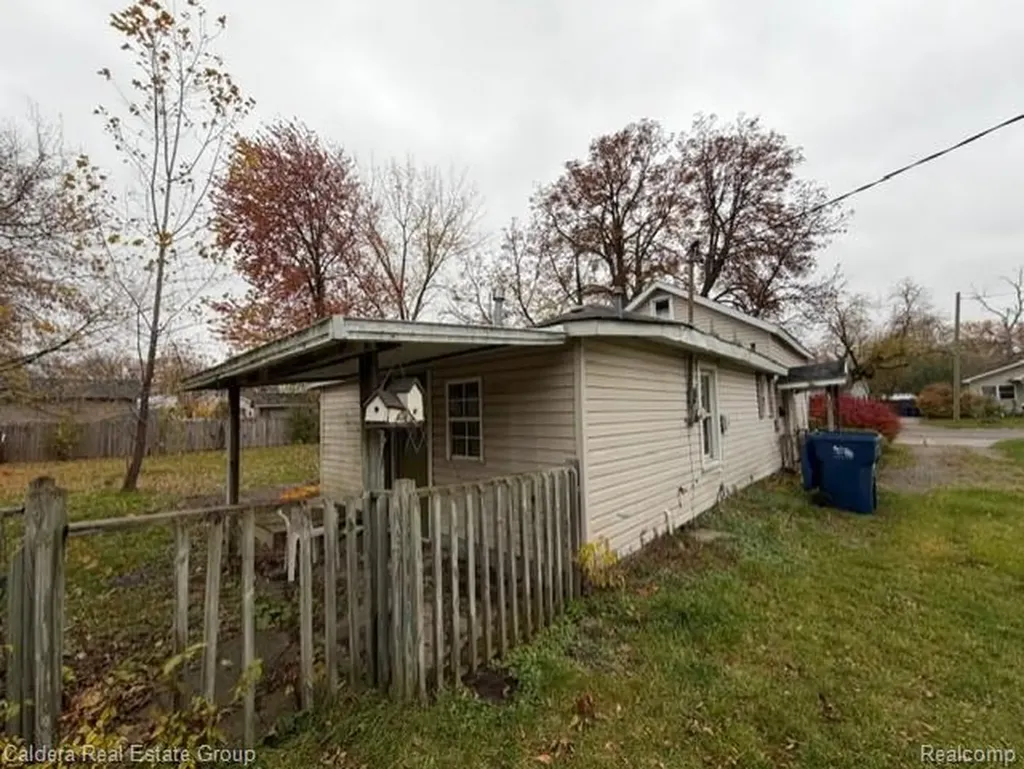 1407 Bradfield Street Bay City City MI 48706