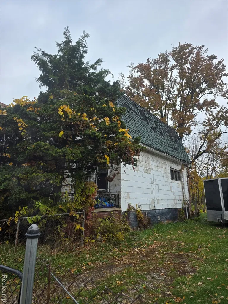 5852 Rohns Street Detroit City MI 48213