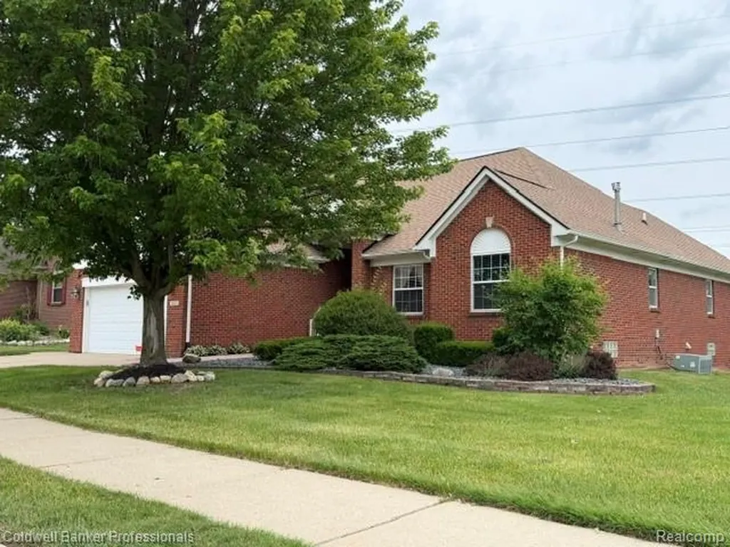 8261 Prestwick Lane Washington Township MI 48095