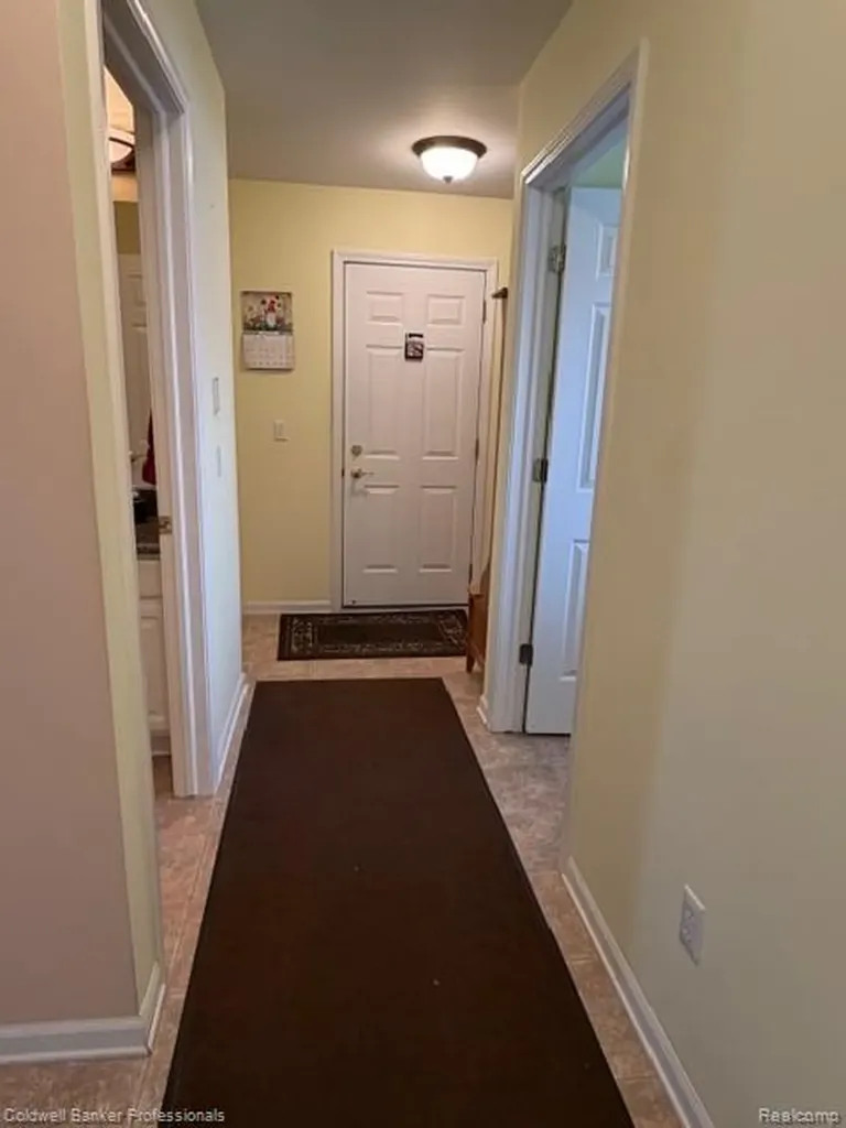 8261 Prestwick Lane Washington Township MI 48095