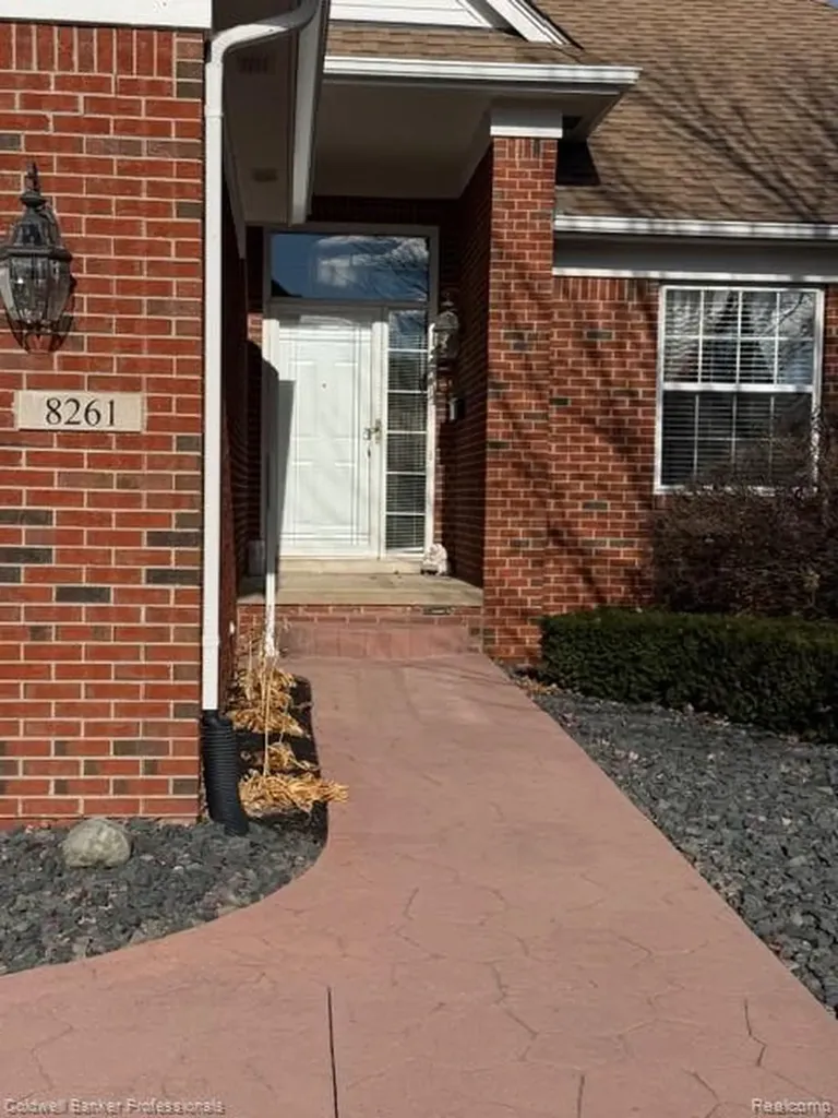 8261 Prestwick Lane Washington Township MI 48095