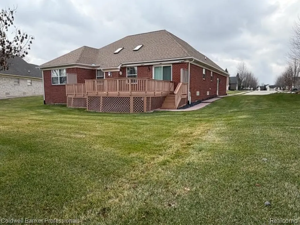 8261 Prestwick Lane Washington Township MI 48095