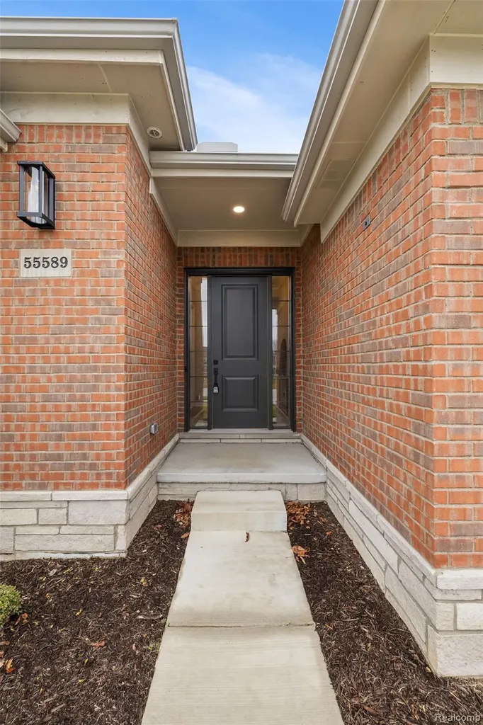 55589 Oak Pointe Shelby Charter Township MI 48315