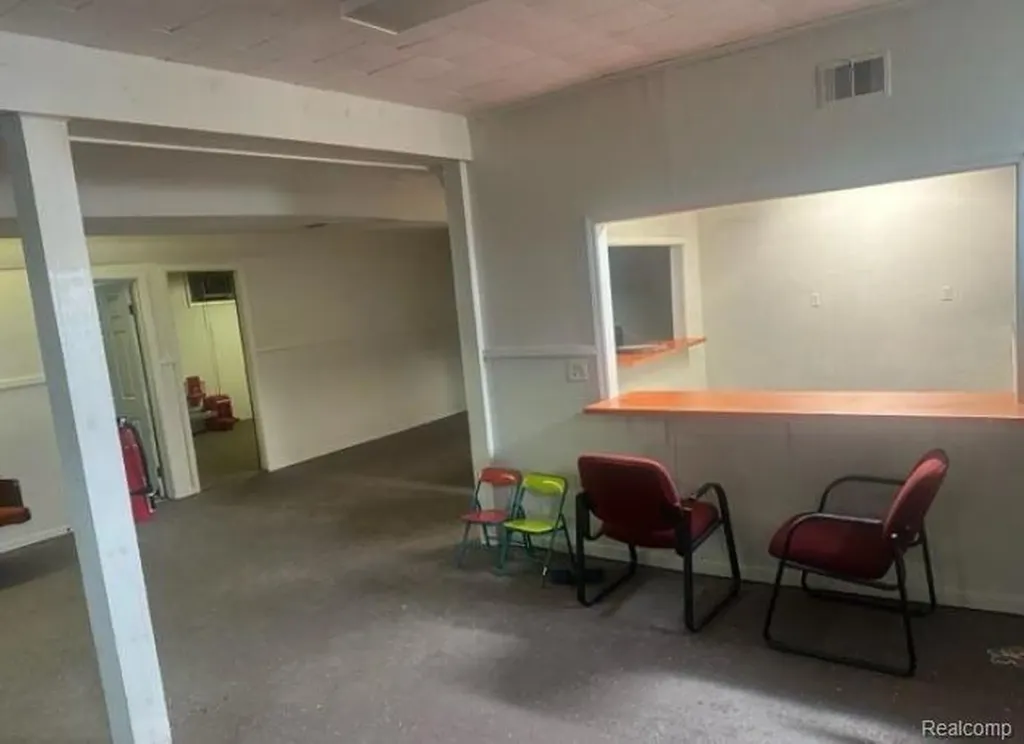 1386 E Hemphill Road Burton City MI 48529