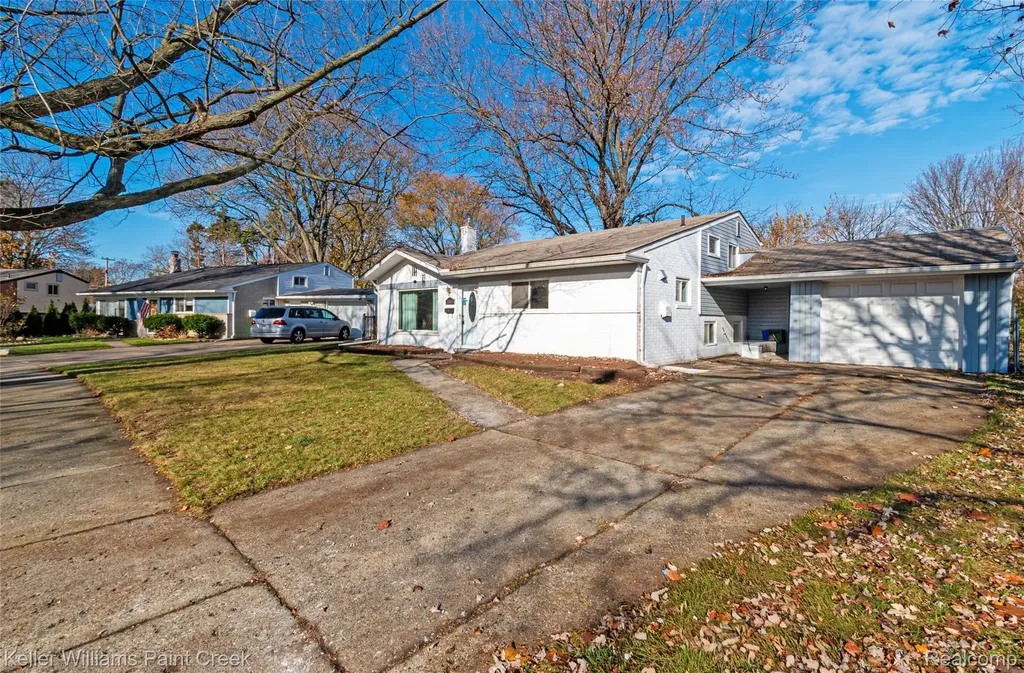 20355 Caniff Street Clinton Charter Township MI 48035