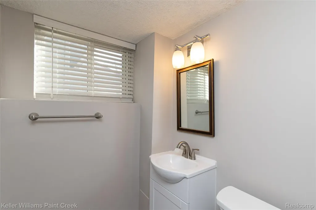 20355 Caniff Street Clinton Charter Township MI 48035