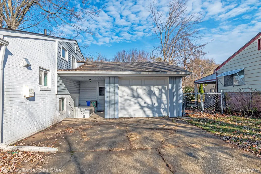 20355 Caniff Street Clinton Charter Township MI 48035