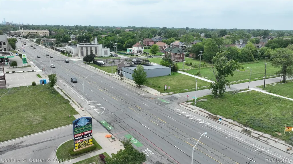 10921 E Jefferson Avenue Detroit City MI 48214