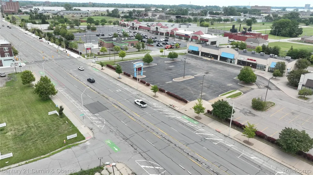 10921 E Jefferson Avenue Detroit City MI 48214