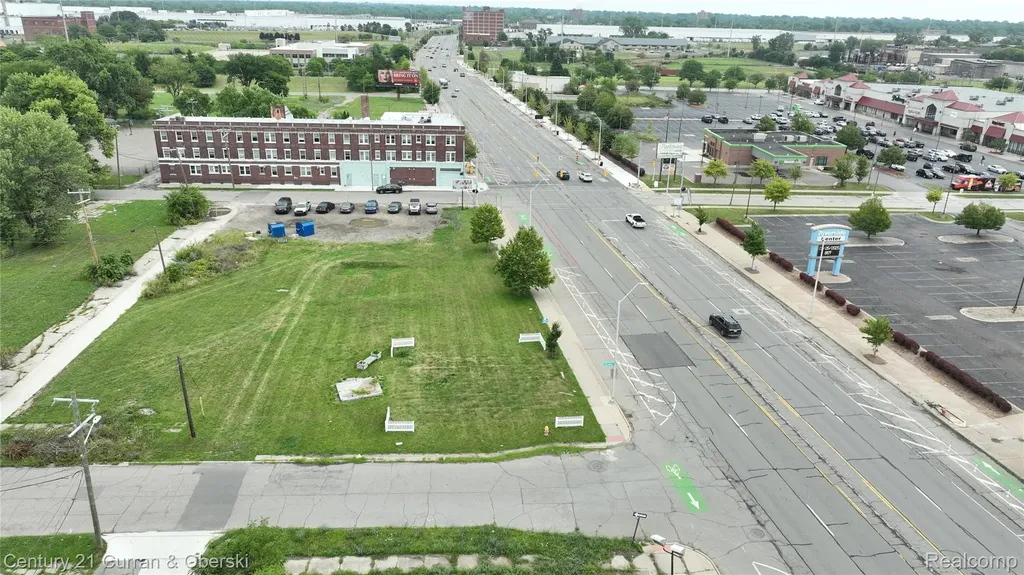10921 E Jefferson Avenue Detroit City MI 48214