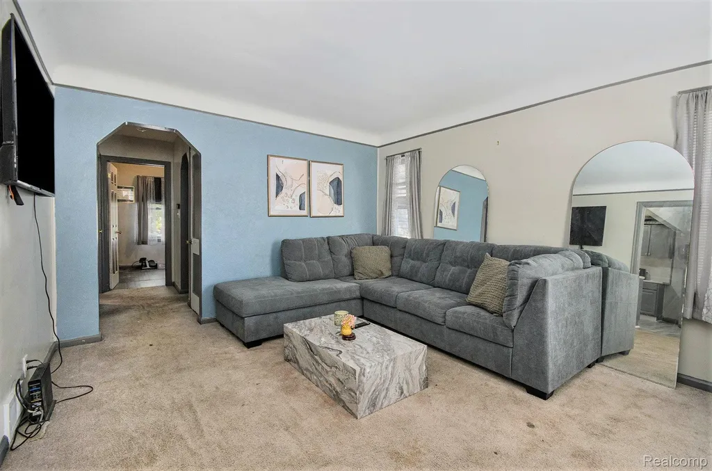 19418 Kingsville Street Harper Woods City MI 48225