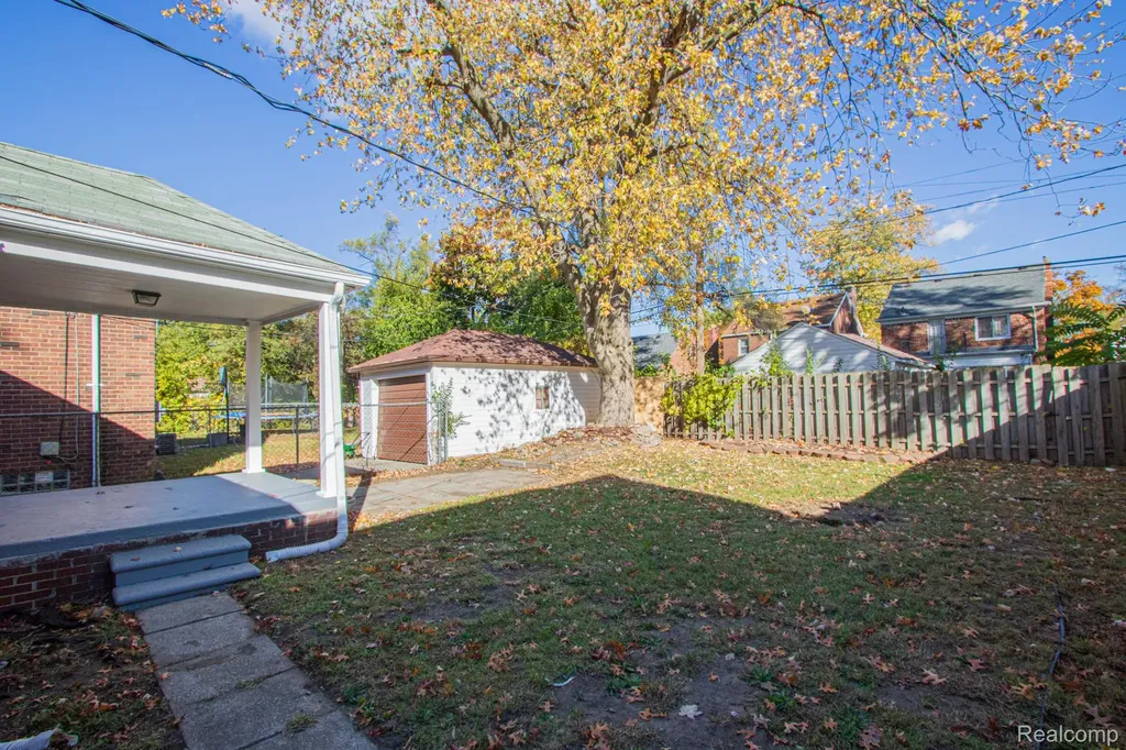 16896 Manor Street Detroit City MI 48221