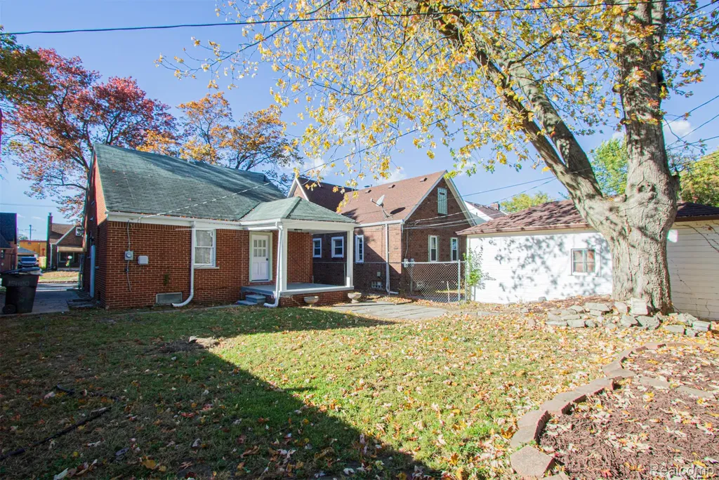 16896 Manor Street Detroit City MI 48221