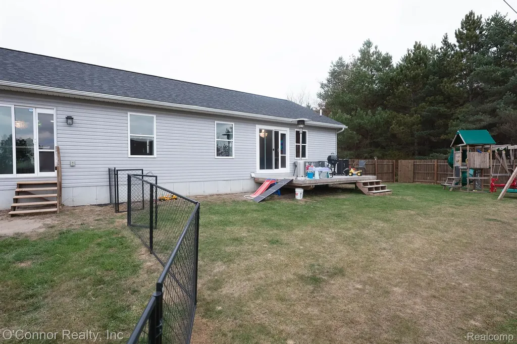 2007 Edward Lane E Kimball Township MI 48074