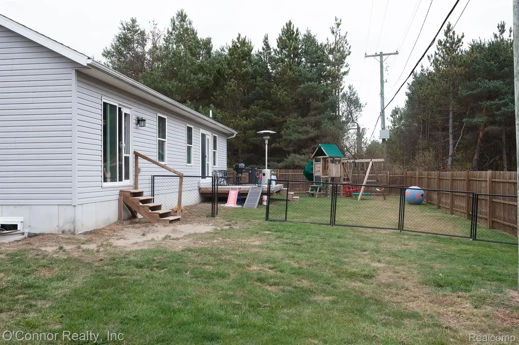 2007 Edward Lane E Kimball Township MI 48074