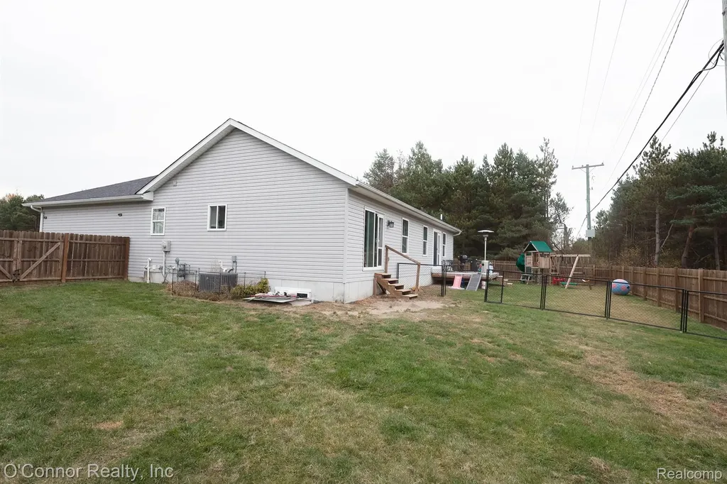 2007 Edward Lane E Kimball Township MI 48074