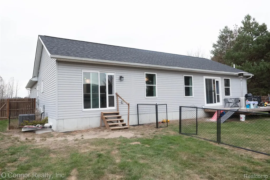 2007 Edward Lane E Kimball Township MI 48074