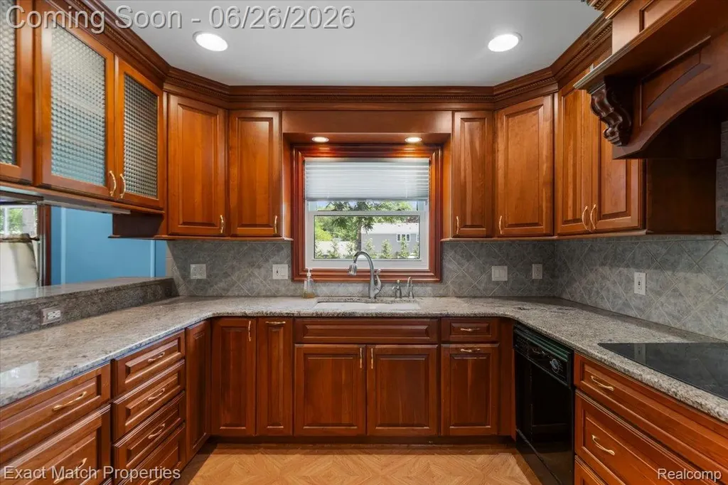 6737 Alderley Way West Bloomfield Charter Township MI 48322
