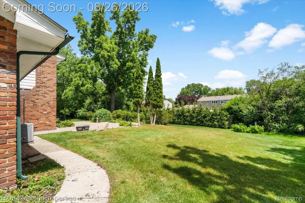 6737 Alderley Way West Bloomfield Charter Township MI 48322