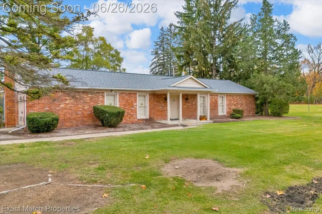 6737 Alderley Way West Bloomfield Charter Township MI 48322