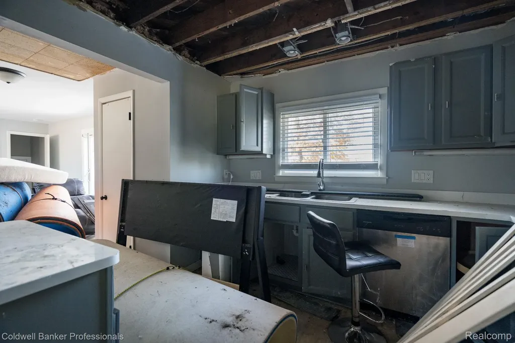 1290 Bablon Drive White Lake Charter Township MI 48386