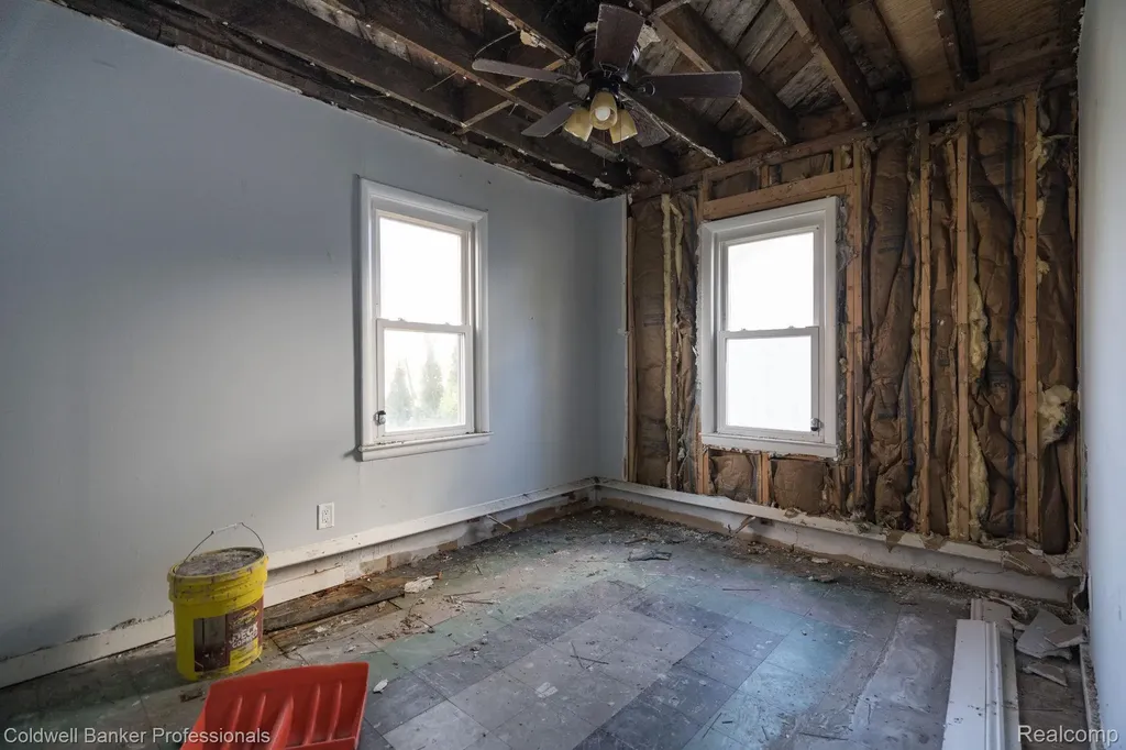 1290 Bablon Drive White Lake Charter Township MI 48386