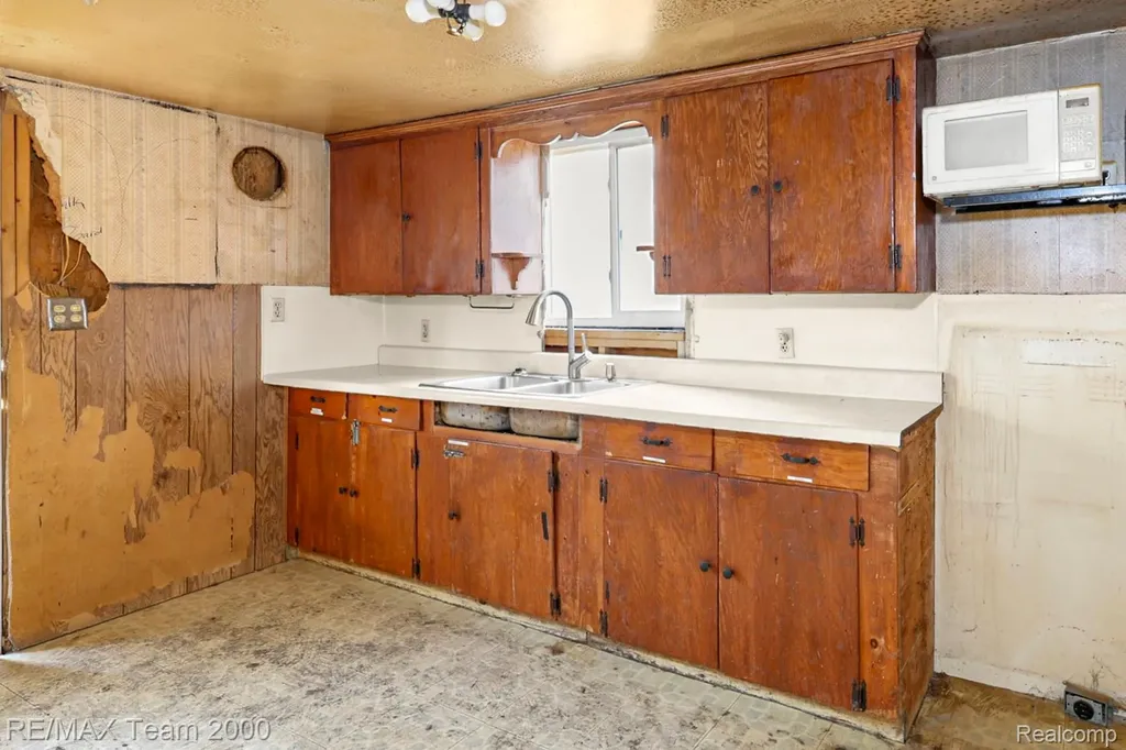 14060 Martinsville Road Van Buren Charter Township MI 48111