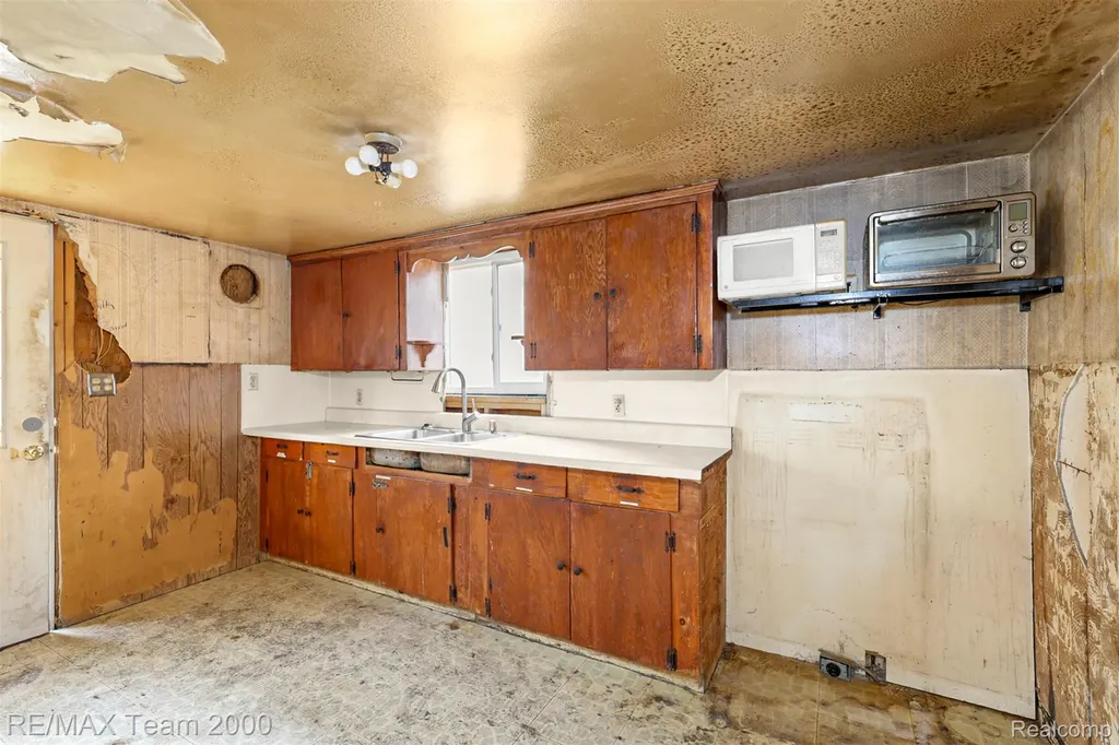 14060 Martinsville Road Van Buren Charter Township MI 48111