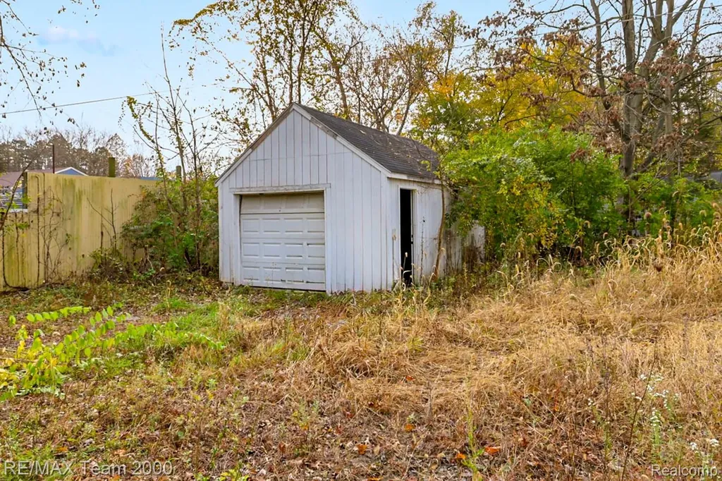14060 Martinsville Road Van Buren Charter Township MI 48111